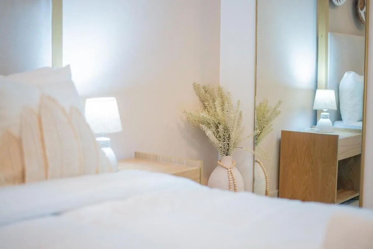 Accommodates 6 Perfect Apartment In Dubai Marina