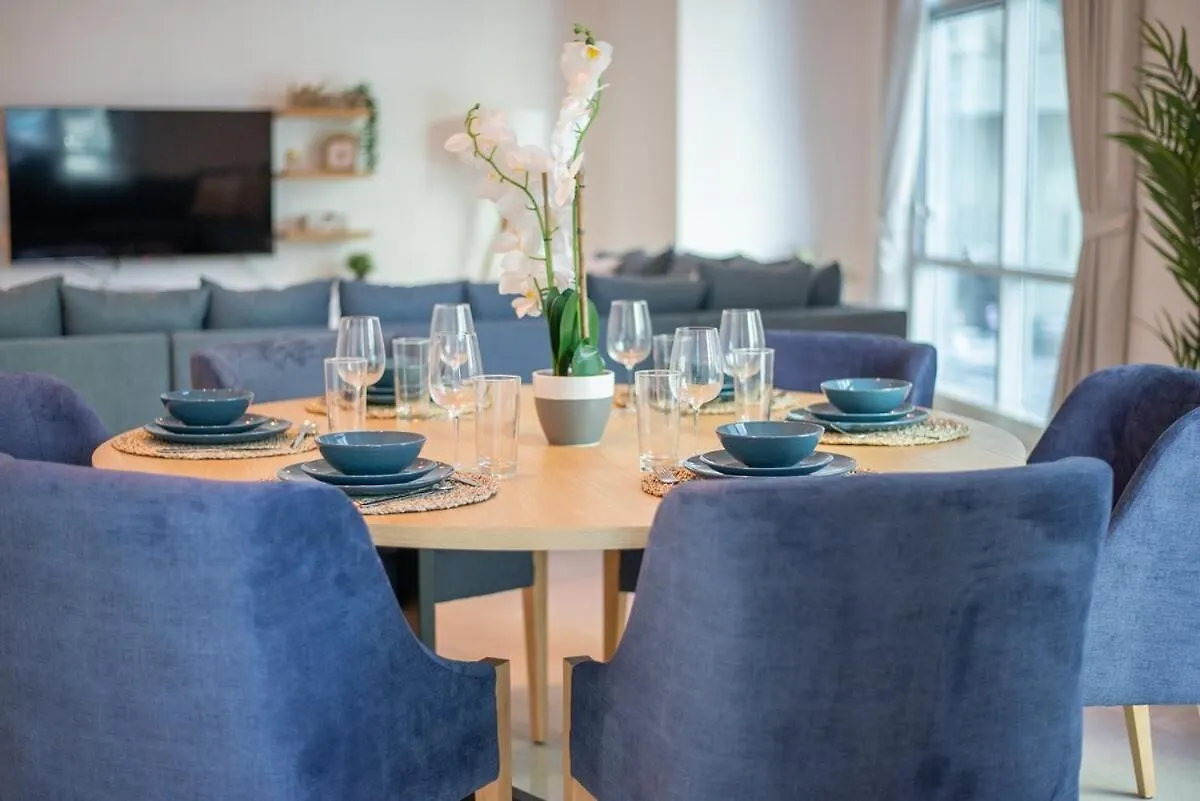 Accommodates 6 Perfect Apartment In Dubai Marina